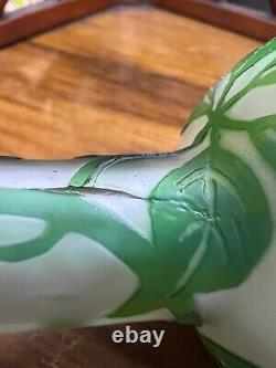 1900 Art Nouveau Beckmann&Weis Cameo Glass Bud Vase Floral Green Ivy Motif