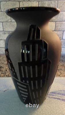 1986 Signed LE #16/200 Correia Cameo Glass Carved NEW YORK Skyline Vase Black