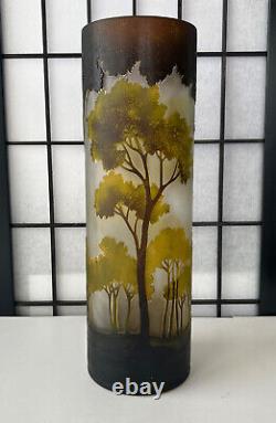 1990's Beautiful 15 Cameo Vase with foliage scene Art Glass