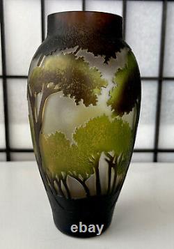 1990's Landscape Art Acid Cut Cameo Art Glass Vase w Beautiful Foliage Signed 8