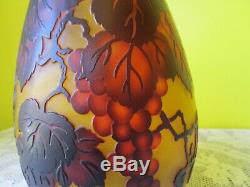 A Beautiful Reproduction Of Emile Galles Cameo Glass Vase With Etched Vine/grape