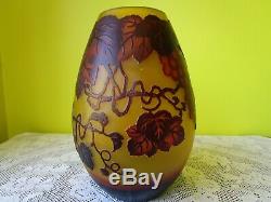 A Beautiful Reproduction Of Emile Galles Cameo Glass Vase With Etched Vine/grape