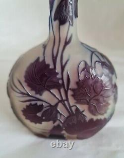 A Gallè Cameo Glass Vase. Art Nouveau period. Circa 1918.1924