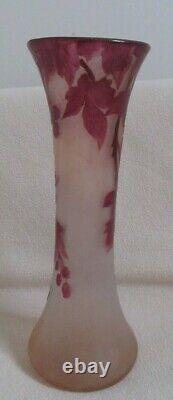 Art Glass Legras Signed French Cameo Vase grapes and leaves 13.5 exc cond