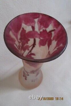 Art Glass Legras Signed French Cameo Vase grapes and leaves 13.5 exc cond