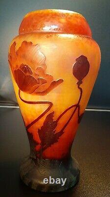 Art Nouveau Daum Cameo Vase Poppies Original (1910-1920)