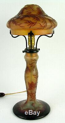 Art Nouveau French deVez Glass Acid Etched Cameo Glass Lamp c1910