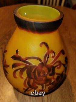 Art glass marked Galle. Antique cameo glass 4 7/8 floral vase arts & crafts