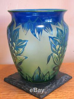 Authentic rare Loetz cameo/cut glass vase PN III-1821 ca. 1923