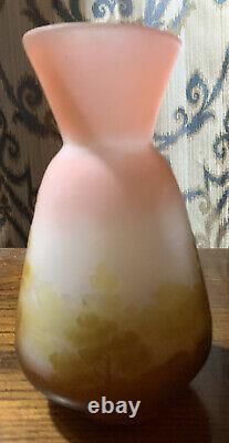 Beautiful Antique Galle Scenic French Cameo Glass Vase, 6 1/4 tall