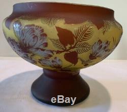 Cameo Art Glass Embossed Vase with with Flowers And Leaves Signed Galle Tip