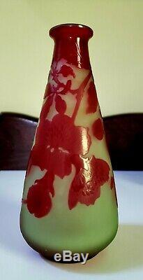 D'Argental cameo art glass vase, circa 1900, 6 tall, 8 widest circumference