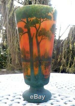 Daum Nancy, Fabulous Large Vase Cameo Decor stunning colors