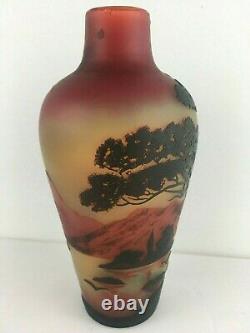 Devez Scenic Cameo Glass Vase 6 Tree