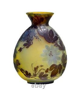 ÉMILE GALLÉ An impressive Gallé cameo glass vase circa 1900