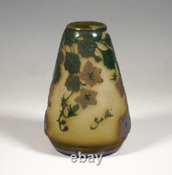EMILE GALLE NANCY Cameo Vase Clematis Waldreben Decor Conical France Um 1906