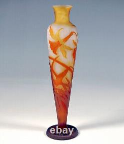 Emile Galle Nancy France Cameo Vase Daffodils Height 13 11/16in Um 1904