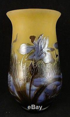Exceptional French Emile Galle Cameo Art Cameo Glass Vase. 8. Signed