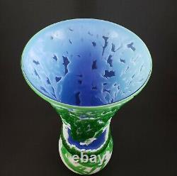 Exceptional Signed & Numbered Kelsey/Bomkamp Gala Cameo Art Glass Vase 10.5