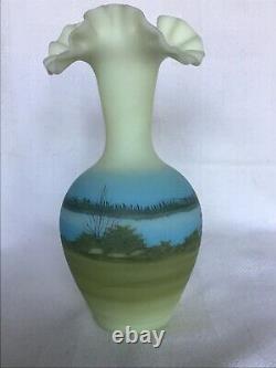 Fenton Art Glass 1981-82 Mountain Reflections Vase