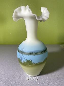 Fenton Art Glass 1981-82 Mountain Reflections Vase