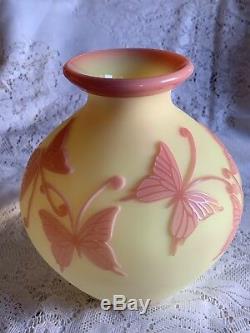 Fenton Art Glass Sand Carved Cameo Burmese Butterflies Rare LE Vase