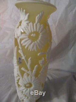 Fenton Cameo Vase Kelsey Murphy Sand Carved 91\2''tall Sun Flowers