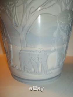 Fenton Glass KELSEY BomKamp Cameo ELEPHANTS Sample Grey Diamond Optic Vase #1/8
