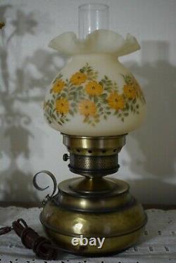 Fenton Hammered Painted Signed Satin Daisies on Cameo Colonial Lamp 1978 1983