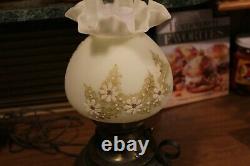 Fenton Hand Hammered Painted Signed Daisies on Cameo Colonial Lamp 1978 1983