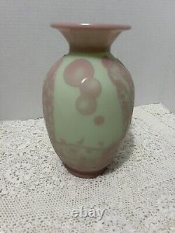 Fenton KELSEY MURPHY Sand Carved Can' Cameo Dogs & Dame Lotus Mist LE # 248/325