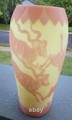Fenton Kelsey Murphy Carved Cameo Burmese MIGRATION Vase Gazelle Antelope