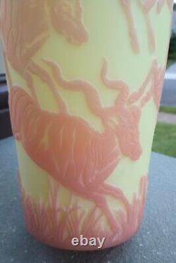 Fenton Kelsey Murphy Carved Cameo Burmese MIGRATION Vase Gazelle Antelope