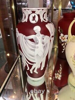 Fenton cameo vase, Deco Belles, Handmade