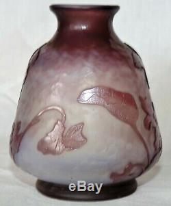 Fine French Daum Nancy Martele Cameo Glass Vase