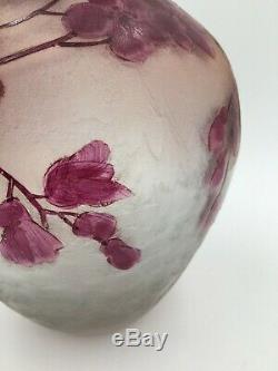 Fine Legras French Art Glass Cameo Vase