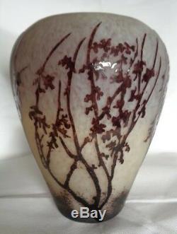 Fine Schneider French Art Deco Cameo Glass Vase