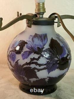 French Galle floral squatty cameo glass lamp, late 20th C