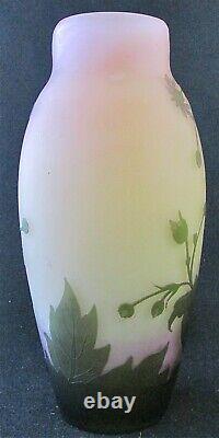 French art glass tricolor green, pink and yellow Chrysanthemum cameo vase, 10 h