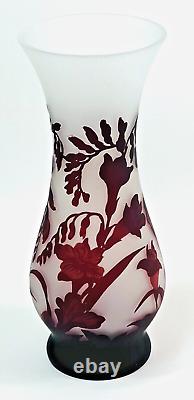 GALPERSI ART NOUVEAU French Burgundy Cameo Silhouette Art Glass Vase signed