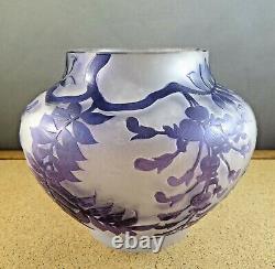 Galle Style Frosted Amethyst Purple Wisteria Leaf Cameo Glass Bowl Vase 5 1/2