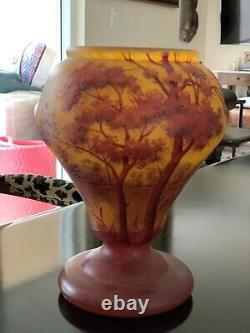 Gorgeous Signed DAUM NANCY Scenic Cameo Art Nouveau Glass Vase c. 1900 antique
