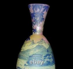 Great Antique French Intaglio Signed Devez Cameo Art Glass Scenic Landscape Vase