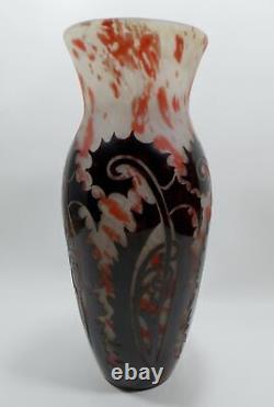 Impressive hand blown cameo art glass vase signed''DEGUE'' 1930 17,3/4'' large