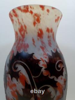 Impressive hand blown cameo art glass vase signed''DEGUE'' 1930 17,3/4'' large