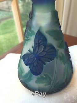 Kelsey Murphy Pilgrim Cameo Art Glass Perfume Bottle Butterfly and Fushia Design