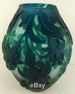 Kelsey Murphy Pilgrim Cameo Glass Fuchsia O/P 7 Vase