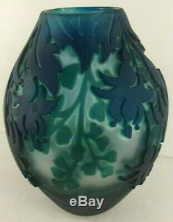 Kelsey Murphy Pilgrim Cameo Glass Fuchsia O/P 7 Vase