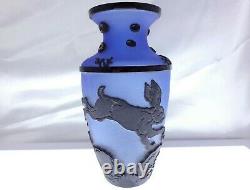 Kelsey Murphy/Pilgrim Cameo Sand Carved Cobalt Blue Rabbit Critter Ltd Ed Vase