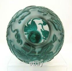 Kelsey Murphy Pilgrim Green Cameo Sand Carved Glass 7 Vase 2nd Ed. 1993